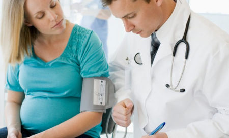 Почему бывает низкое давление у беременных?